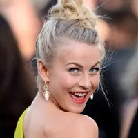 Julianne Hough telah menikmati hari-hari bahagia sejak kekasihnya, Brooks Laich, melamarnya baru-baru ini. (Bintang/EPA)