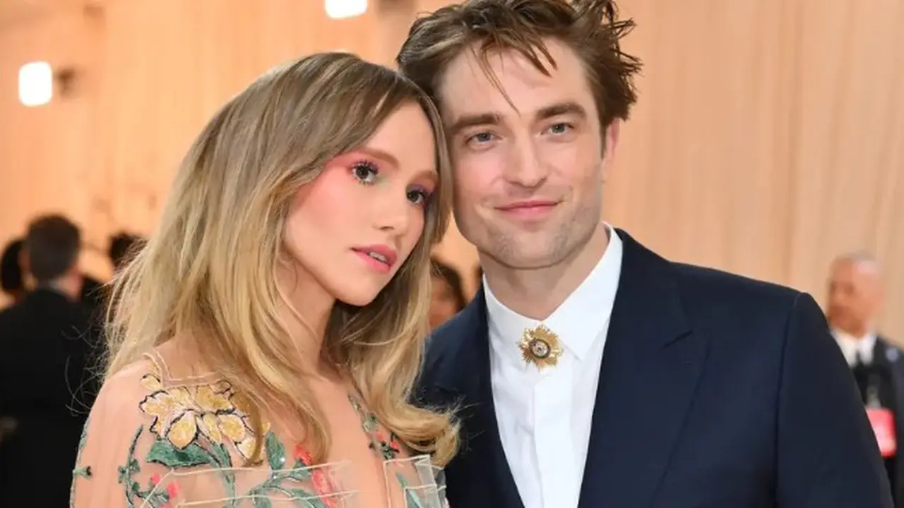 Suki Waterhouse dan Robert Pattinson. [Foto: TPG Images]