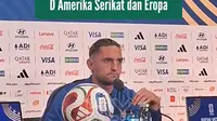 Gelandang Timnas Prancis, Adrien Rabiot, bicara mengenai perbedaan lapangan di Amerika Serikat dan Eropa. Adrien menyoroti kondisi lapangan Stadion MetLife, New Jersey, yang mereka pakai di babak penyisihan grup Piala Dunia 2026. Stadion itu juga akan mejadi venue final.