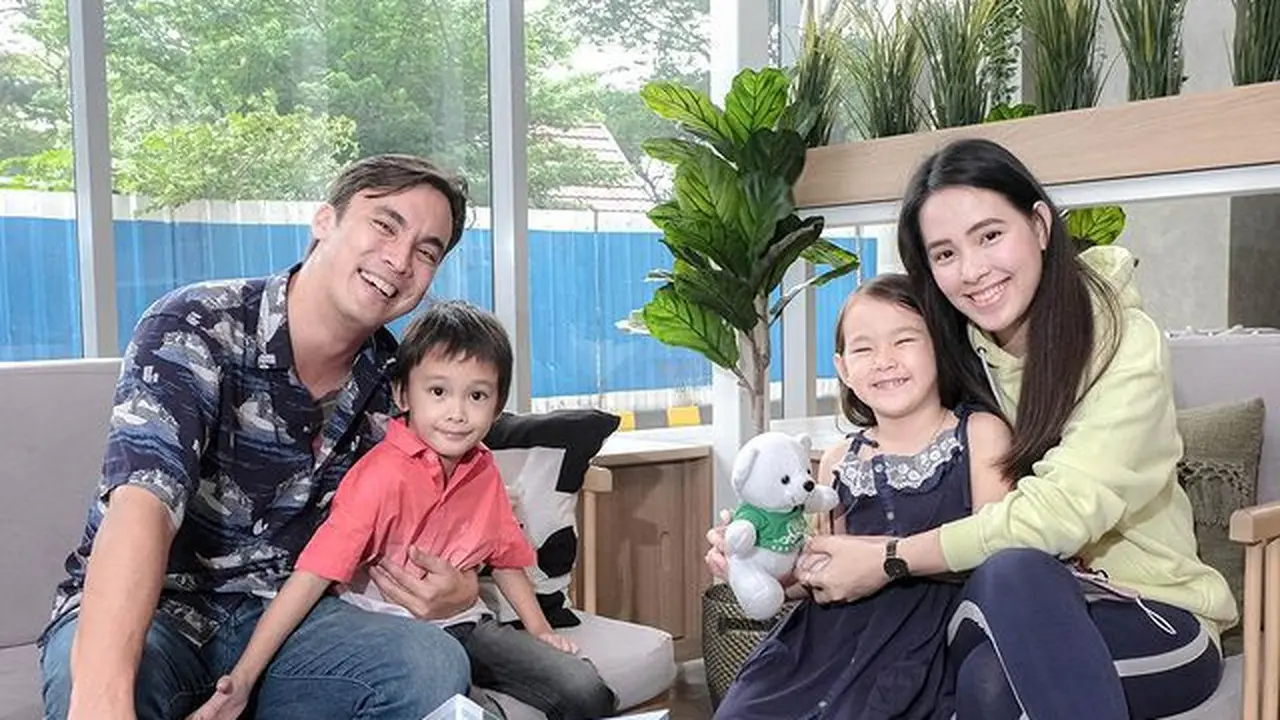 [Fimela] Rendy Kjaernett bersama anak-anak