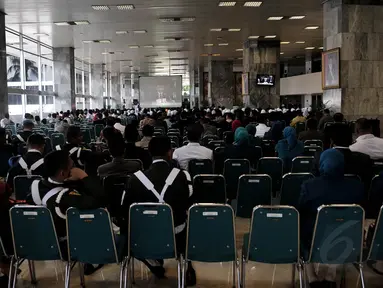 Suasana di luar ruang sidang Paripurna, di Komplek DPR RI, Jakarta, Jumat, (15/8/14). (Liputan6.com/Johan Tallo)