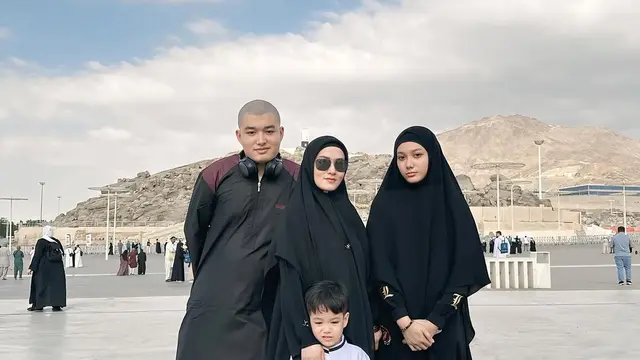 Potret Lyra Virna Umroh. (instagram/lyravirna)