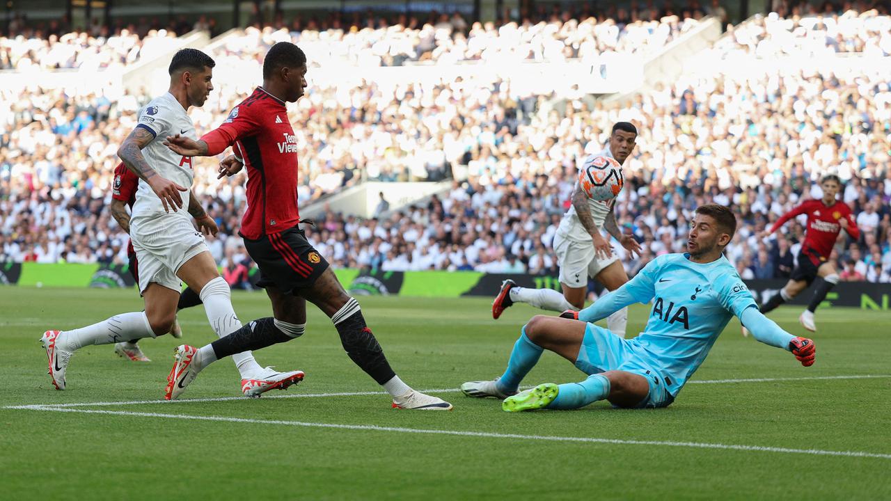 Foto: Diwarnai Gol Bunuh Diri Lisandro Martinez, MU Tumbang di Markas Tottenham pada Pekan Kedua Liga Inggris 2023/2024