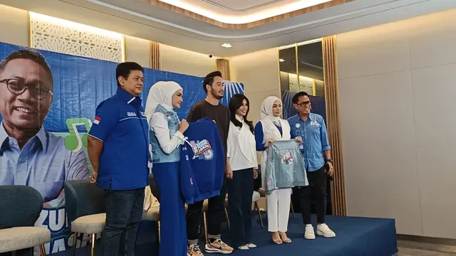 Jeje Govinda dan Nisya Ahmad resmi bergabung dengan Partai Amanat Nasional (PAN), Senin (7/8/2023).