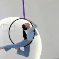 Potret Dinda Kirana saat Jalani Aerial Hoop (credit: instagram/dindakirana.s)