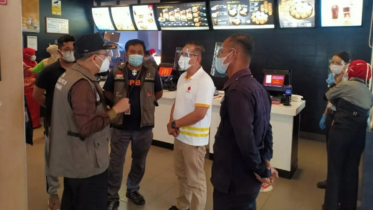 Perwakilan Pemerintah Kota Pekanbaru menyampaikan penutupan McDonald's karena kerumunan BTS Meal.