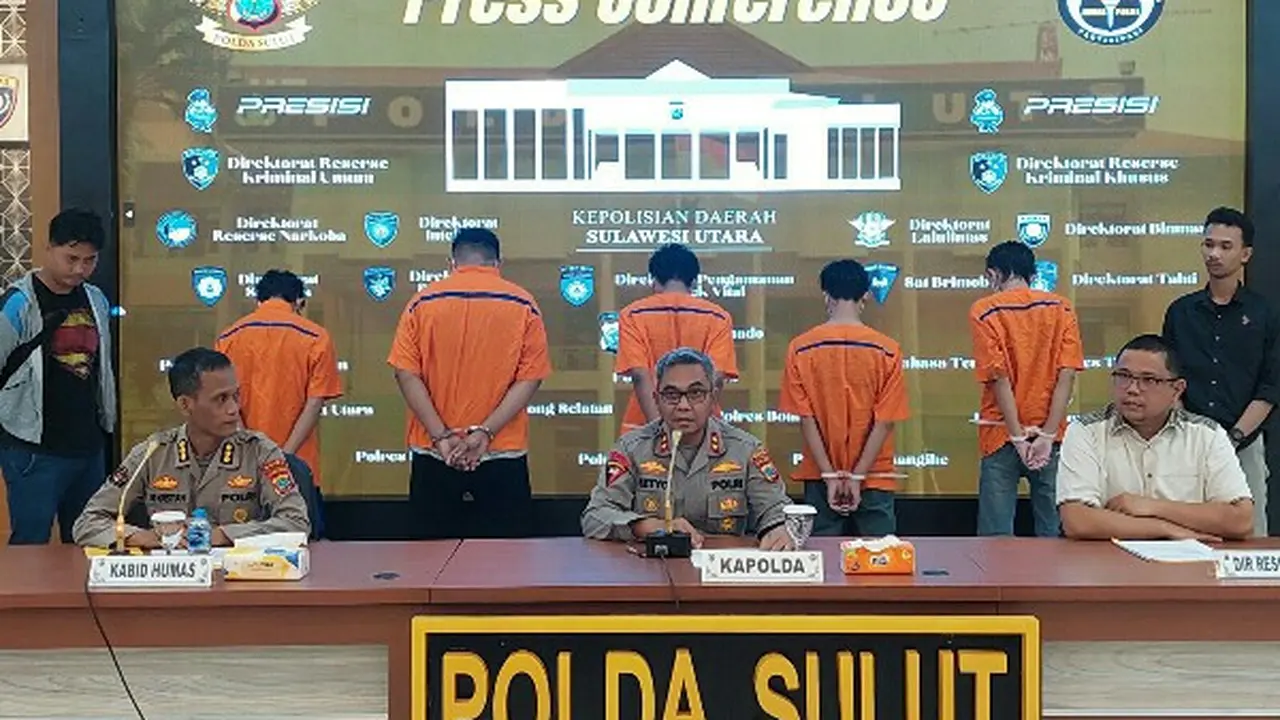 Kapolda Sulut Irjen Pol Setyo Budiyanto didampingi Kabid Humas Kombes Pol Iis Kristian dan Dirreskrimum Kombes Pol Gani F Siahaan membeberkan kronologi pengungkapan kasus ini saat konferensi pers di aula Tribrata Polda Sulut, Jumat (9/6/2023).