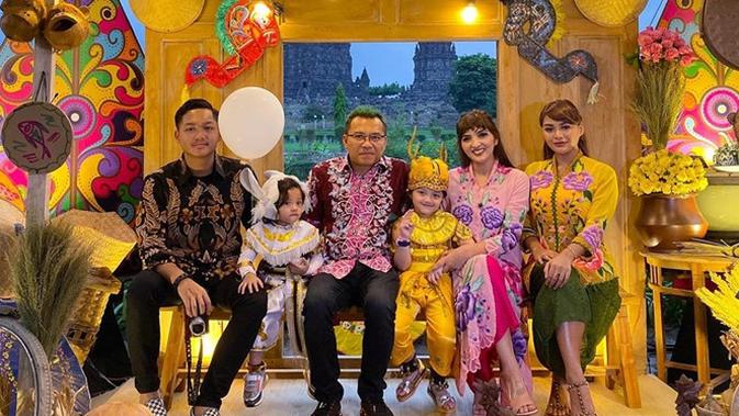 Keluarga Anang dan Ashanty (Sumber: Instagram/ashanty_ash)