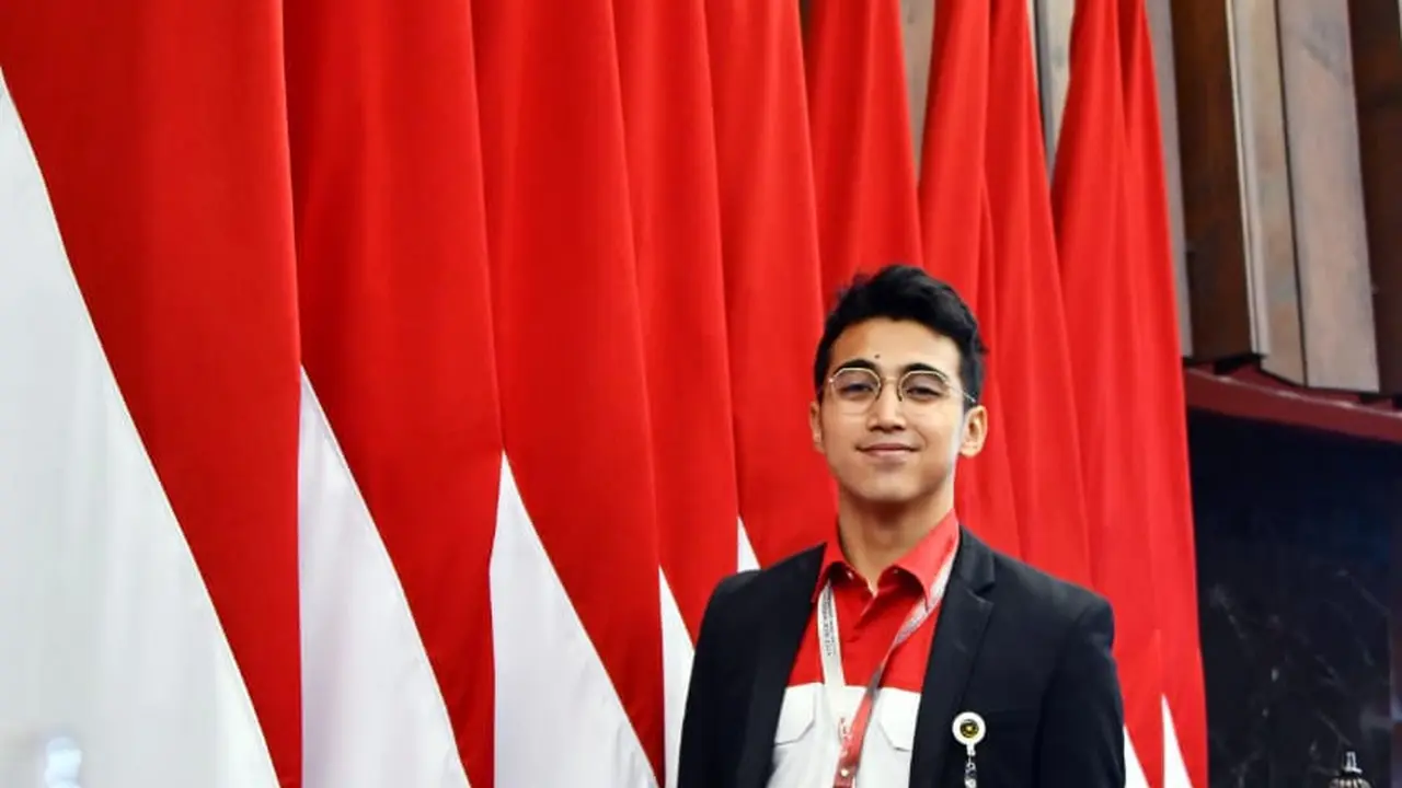 Vadi Akbar, adik Vidi Aldiano, di sela-sela pelantikan presiden dan wakil presiden (ist)