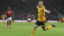Striker Wolverhampton Wanderers, Diogo Jota, merayakan gol ke gawang Manchester United pada laga Premier League 2019 di Stadion Molineux, Selasa (2/4). Wolverhampton menang 2-1 atas Manchester United. (AP/Rui Vieira)