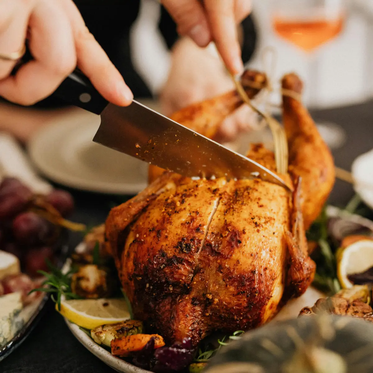 Arti Mimpi Makan Daging Ayam, Pertanda Mendapatkan Rezeki