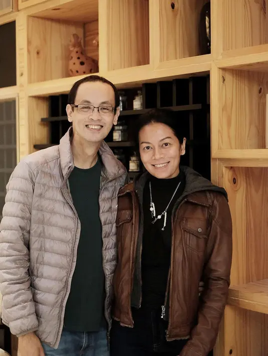 <p>Reza Gunawan dan Dewi Lestari. (Foto: Dok. Instagram @rezagunawan)</p>