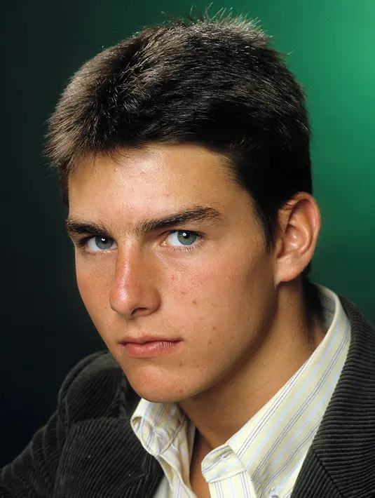 Tom Cruise sudah terkenal akan ketampanan dan kemampuan beraktingnya dari dulu. Hingga kini dua hal tersebut tak hilang termakan usia. (HollywoodReporter)