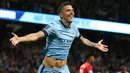 Selebrasi striker Manchester City, Stevan Jovetic setelah menjebol gawang Liverpool pada laga Liga Inggris 2014/2015 di Etihad Stadium, Manchester (25/8/2014). Stevan Jovetic terlebih dahulu membela Manchester City selama 2 musim mulai 2013/2014 hingga pertengahan musim 2014/2015. Setelah itu ia dipinjamkan ke Inter Milan selama satu musim hingga akhirnya dipermanenkan pada 2016/2017 dan bertahan setengah musim saja. (AFP/Lindsey Parnaby)