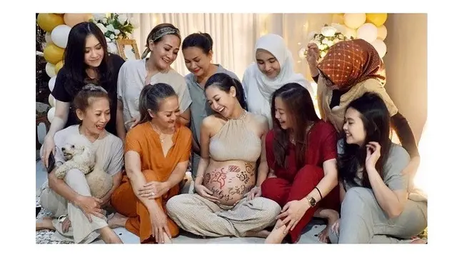 7 Momen Seru Baby Shower Sylvia Fully, Penuh Haru Bahagia
