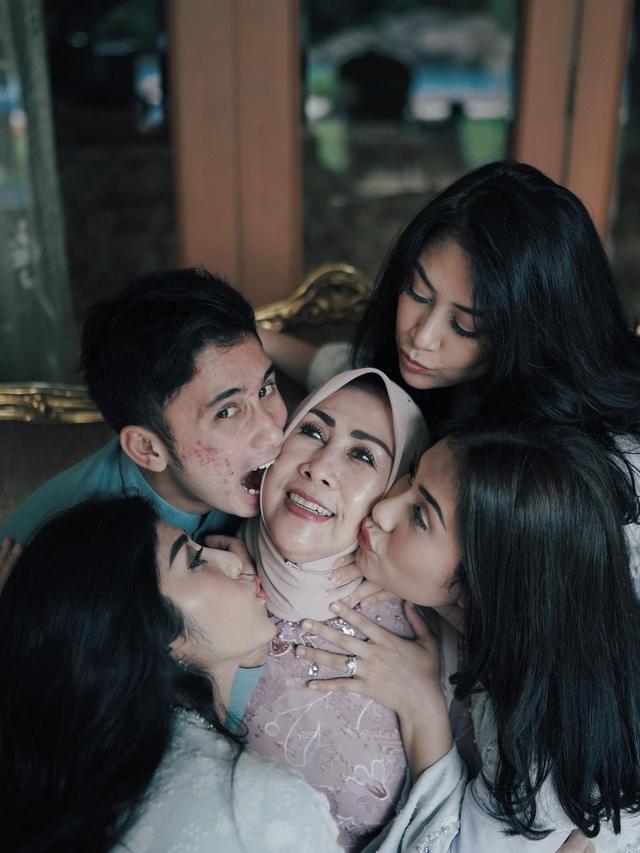 Alshad Ahmad Bareng Ketiga Kakak