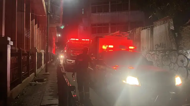 Kebakaran di kawasan padat penduduk di Jalan Pangeran Jayakarta Nomor 28, RT06/RW04, Mangga Dua Selatan, Sawah Besar, Jakarta Pusat telah padam.
