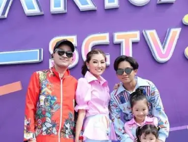 Ruben Onsu, tampil di acara SCTV bersama istri, Sarwendah, Betrand Peto, serta dua anak perempuannya. (Foto: Instagram/@ruben_onsu)