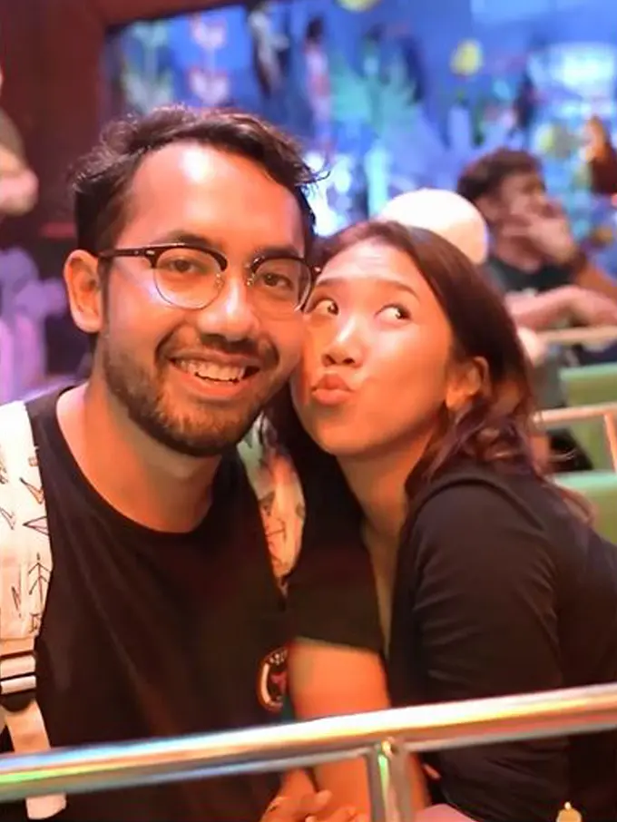 FOTO: Kiky Saputri Umbar Kemesraan dengan Seorang Pria, Pacar Baru?