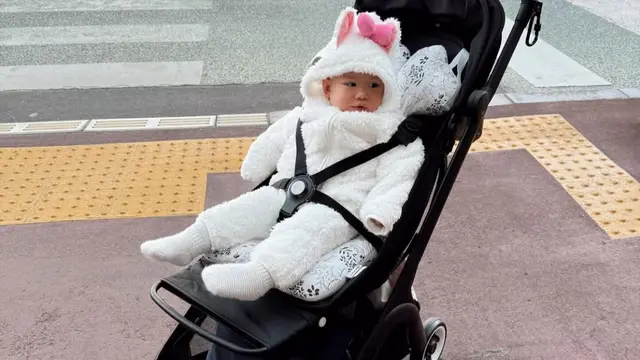 Baby Kyara ikut liburan ke Jepang. (credit:instagram.com/jscmila)