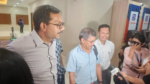 Pengamat Politik, Rocky Gerung di Bareskrim Polri, Jakarta Selatan, Rabu (6/9) (Bachtiarudin Alam/Merdeka.com)