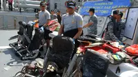 Kursi yang terdiri atas tiga bangku penumpang itu ditemukan Kapal KD Kasturi dari Malaysia. (Antara Foto)
