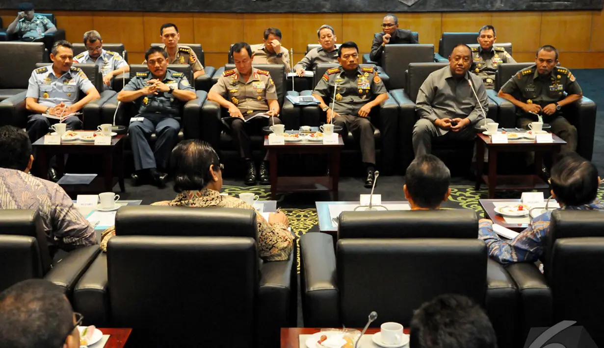 Ketua MPR RI Zulkifli Hasan bertemu dengan Panglima TNI, Kapolri dan Kepala BIN, Jakarta, Kamis (16/10/2014) (Liputan6.com/Andrian M Tunay)