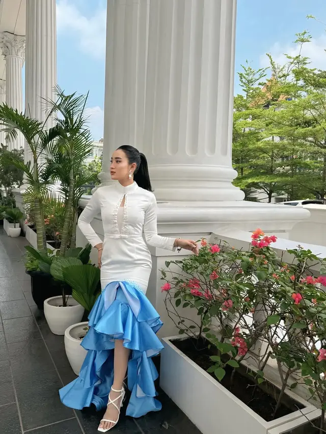 Potret Long Dress ala Yeni Inka