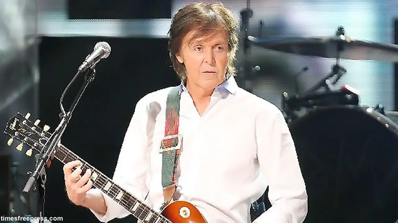 paul-mccartney-evlis-130528b.jpg