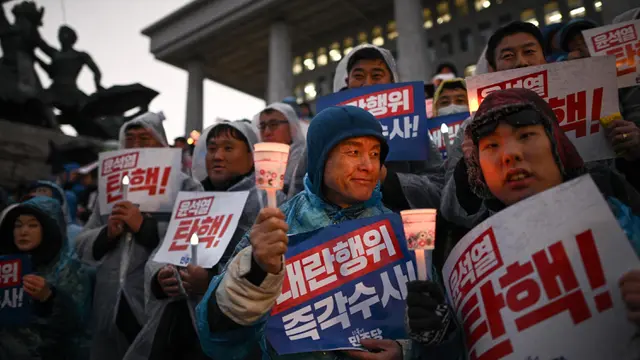 Gelombang Unjuk Rasa Desak Presiden Korea Selatan Yoon Suk Yeol Mundur