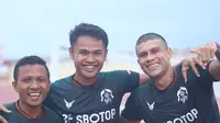 Para pemain Persikabo 1973 merayakan gol ke gawang Persela. Ciro Alves (paling kanan) tampil sangat baik. (Nandang Permana/Bola.com)