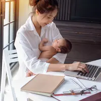 Usaha sampingan dari rumah./Copyright shutterstock.com/g/chomplearn