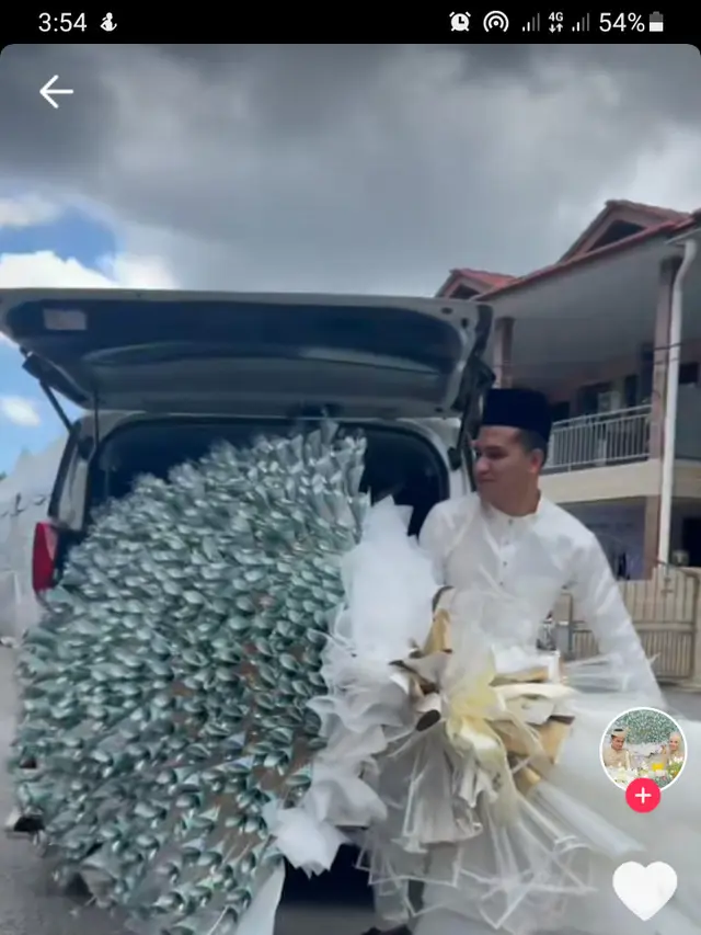 Buket Uang Raksasa