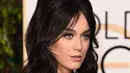 Katy Perry merasa relatif santai datang ke Golden Globes 2016 karena ia memang hadir namun tidak melakukan performa. Penyanyi 31 tahun ini seperti biasa tampil percaya diri di setiap kesempatan. (AFP/Bintang.com)