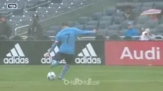 David Villa terus menunjukkan performa apiknya meski sudah menginjak usia 36 tahun. This video is presented by Ballball.