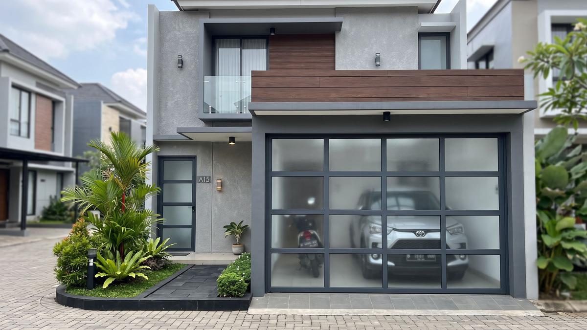 10 Model Pintu Garasi Minimalis untuk Rumah Kecil, Bikin Fasad Mewah