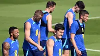 Pemain Timnas Inggris sudah memulai persiapan dengan menggelar sesi latihan dan beradaptasi dengan cuaca di Qatar untuk laga perdana melawan Iran pada Senin (21/11/2022). (AFP/Paul Ellis)
