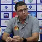 Pelatih Persik Kediri, Marcelo Rospide, saat menghadiri konferensi pers setelah laga&nbsp;pekan keempat BRI Liga 1 2023/2024&nbsp;antara Dewa United melawan Persik Kediri yang berlangsung di Stadion Indomilk Arena, Tangerang, Jumat (21/7/2023). (Bola.com/Ikhwan Yanuar)