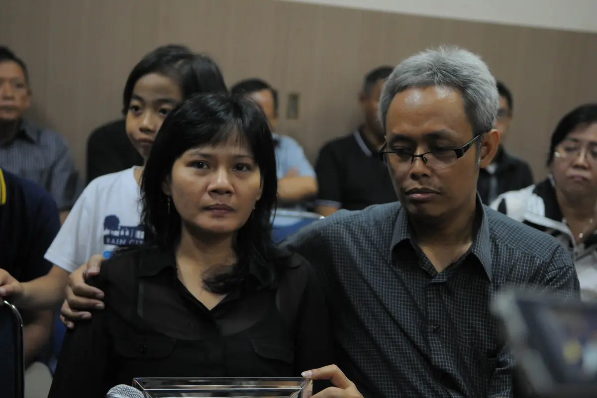 [FOTO] Tangis Haru Pecah saat Pemberkatan Ade Sara Angelina