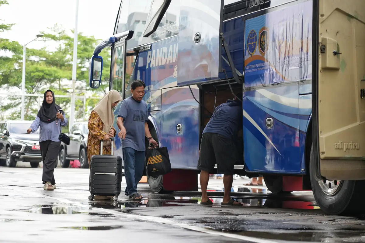 Kementerian Perhubungan (Kemenhub) mencatat pengguna angkutan umum naik 4,85% pada libur Natal 2025 dan Tahun Baru 2026 (Nataru). (Foto: Kemenhub)
