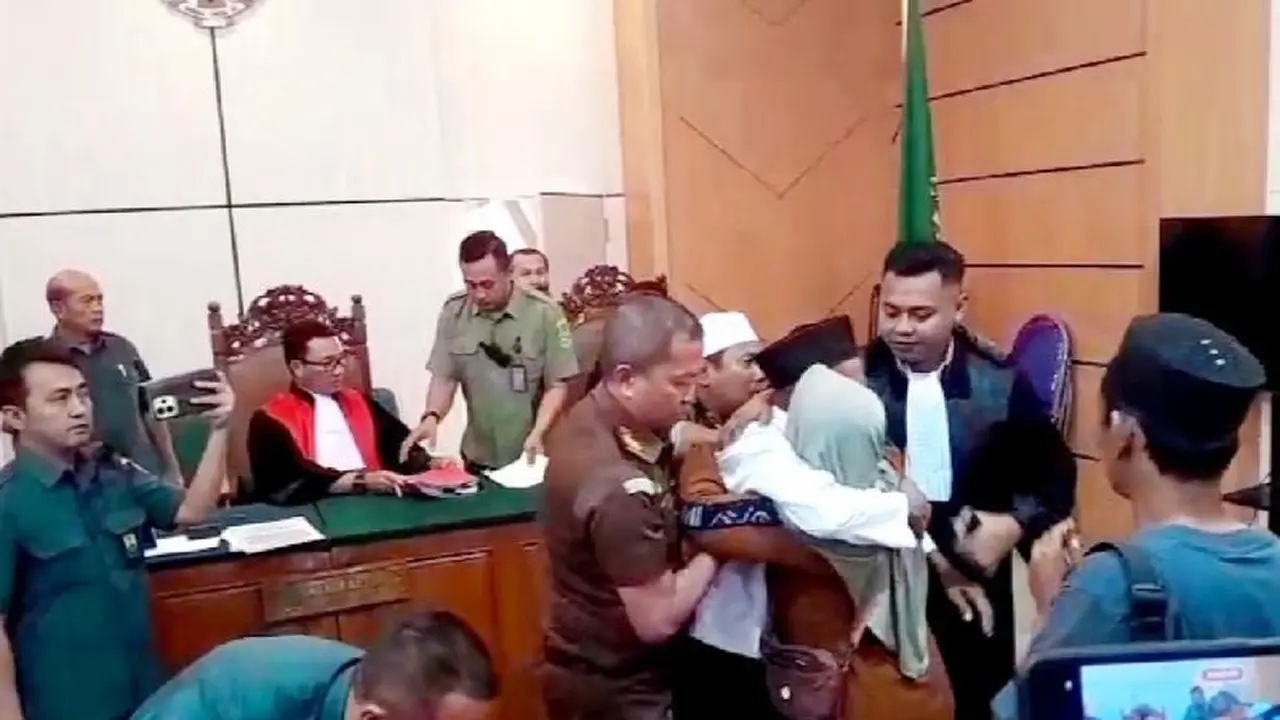 Sidang kasus perburuan burung di TN Baluran. (Antara)