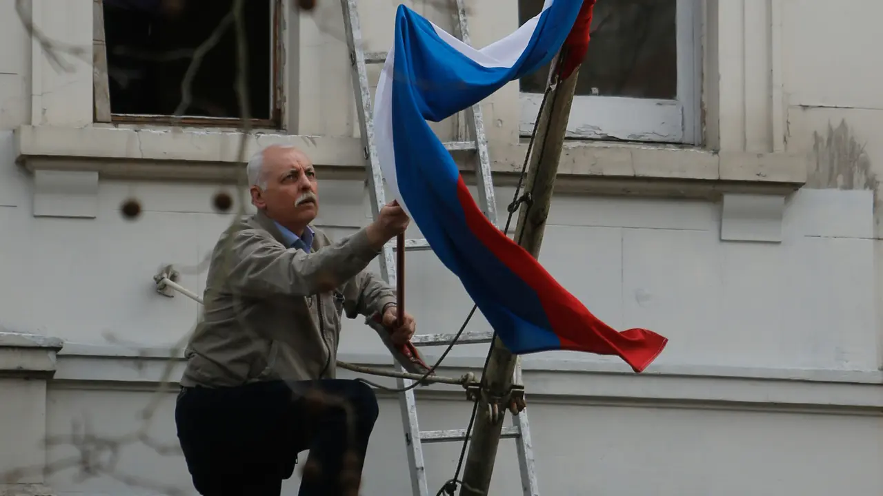 Pelepasan Bendera Rusia di London