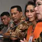 Ketua Pansel Destri Damayanti memberikan keterangan pers di Bareskrim Mabes Polri, Jakarta, Jumat (31/7/2015). Pansel akan berkoordinasi dengan Bareskrim untuk melihat rekam jejak Capim KPK yang lulus tahap III. (Liputan6.com/Yoppy Renato)