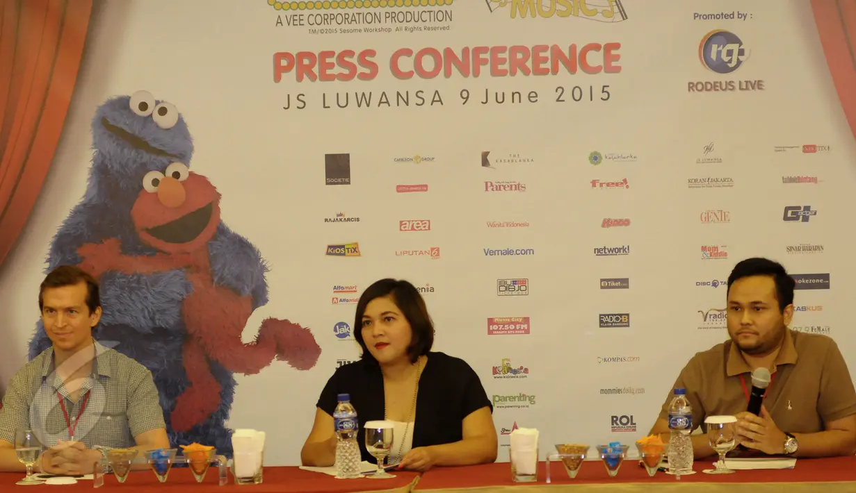 Suasana konferensi pers drama musikal 'Elmo Makes Music' di kawasan Kuningan, Jakarta, Selasa (9/6/2015). Acara drama musikal anak-anak paling populer itu akan berlangsung pada 10-13 Juni 2015 di The Kasablanka Hall. (Liputan6.com/Faisal R Syam)