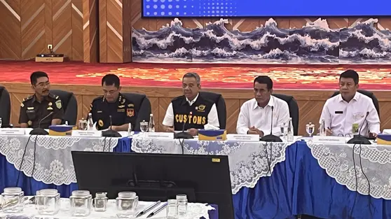Tak Cuma Balpres, Bea Cukai Temukan Suku Cadang Bekas Ilegal Asal Malaysia