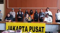 Polres Metro Jakarta Pusat menetapkan Ghisca Debora Aritonang (GDA) (19) seorang mahasiswa sebagai tersangka kasus dugaan penipuan dan penggelapan tiket konser Coldplay. (Merdeka.com/ Bachtiarudin Alam)