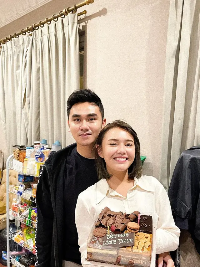 Dikira Kekasih Baru, Ini 6 Potret Kebersamaan Amanda Manopo dan Diktin Tamsa