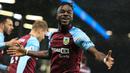 Maxwel Cornet. Sayap kiri berusia 26 tahun ini kini tengah menjalani musim pertamanya bersama West Ham United yang menjadi klub keduanya di Pemier League Liga Inggris setelah sebelumnya membela Burnley pada 2021/2022. Musim 2022/2023 ini ia baru tampil dalam 5 laga di Pemier League bareng The Hammers. Sementara bersama Timnas Pantai Gading ia telah mengoleksi 30 caps dengan raihan 6 gol sejak melakukan debut pada 4 Juni 2017. (AFP/Lindsey Parnaby)