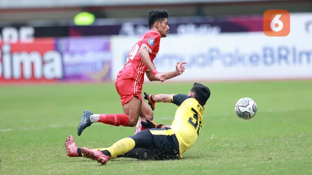 Foto: Aji Kusuma dan Abdulla Yusuf Helal Cetak Brace, Persija Terkam PSM untuk Rebut Puncak Klasemen BRI Liga 1