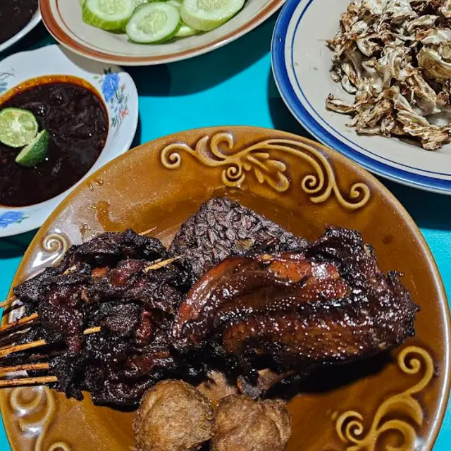 Tempat Makan Enak Dekat Pasar Baru Bandung